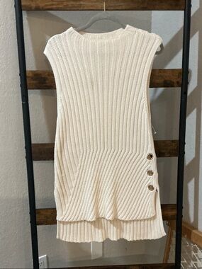Sleeveless Ribbed Cream Knit Tunic with Side Button Detail